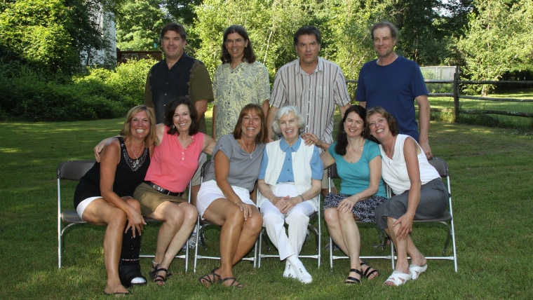 Vivian Volk with her nine children. Volk's first son, Tyler, was a single birth, followed by four sets of twins: Lauren and Tom, Ken and Kristen, Nancy and Janice, and Jim and Sandra.