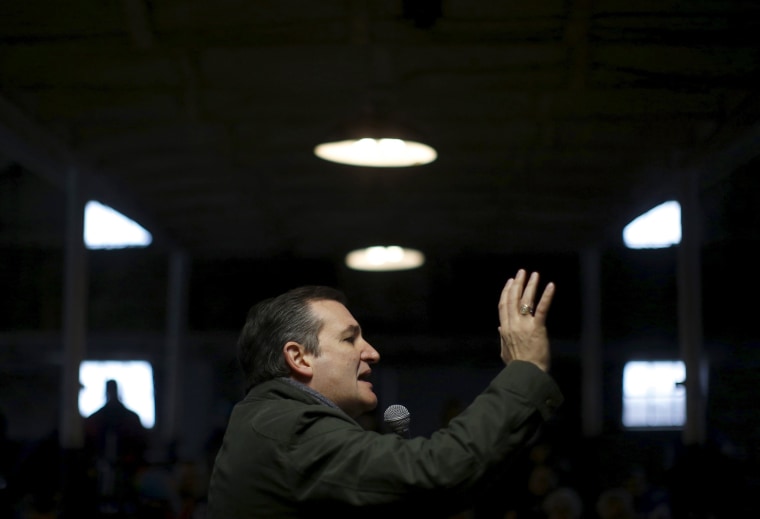 Image: U.S. Republican presidential candidate Ted Cruz speaks at a campaign event in Osceola