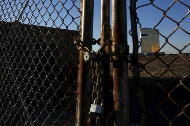 Image: Locked fence in Atlantic City