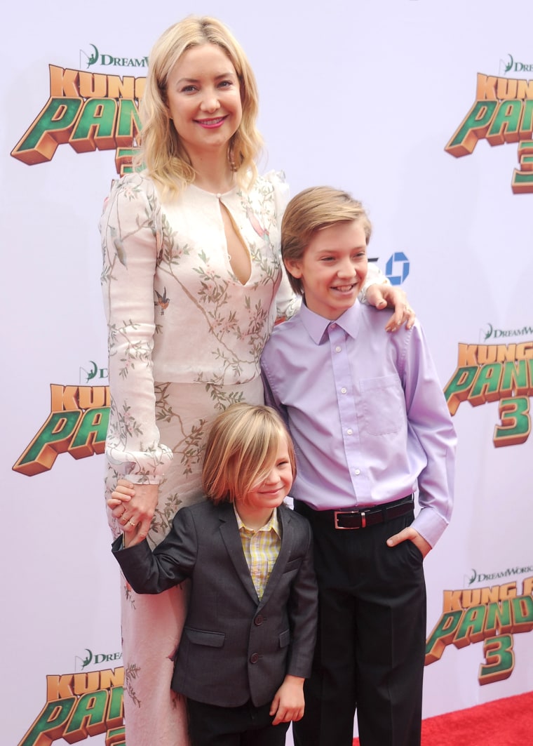 kate-hudson-and-kids-today-iinline-160125