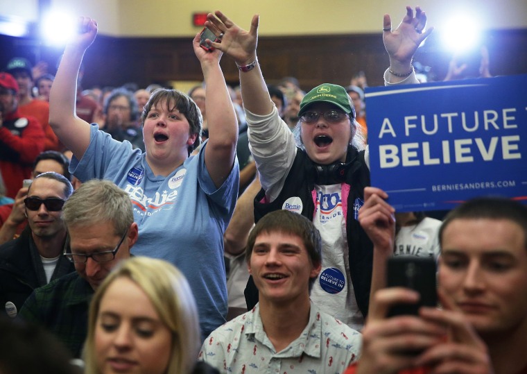 Image: Bernie Sanders Campaigns Across Iowa