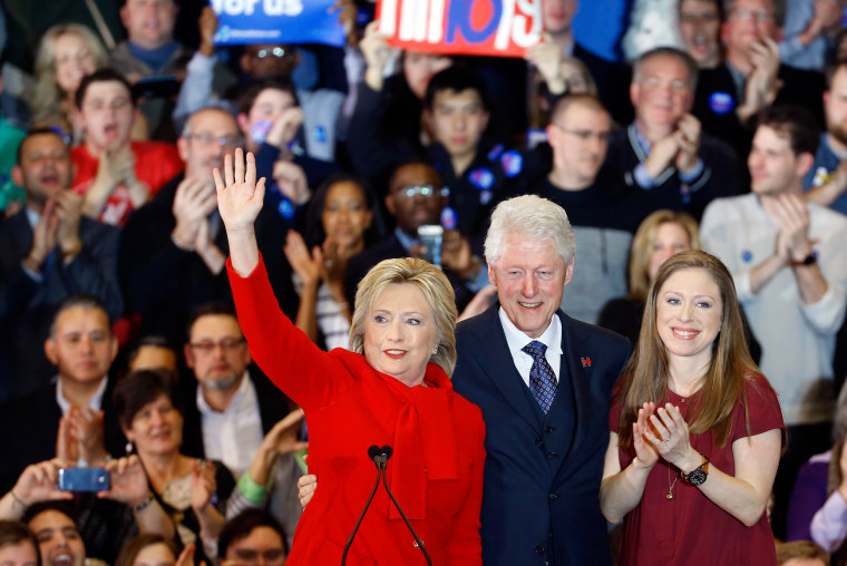 Image: Hillary Clinton, Chelsea Clinton, Bill Clinton