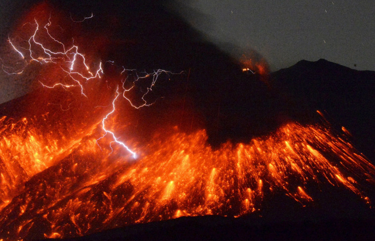 Image: Volcanic lightning