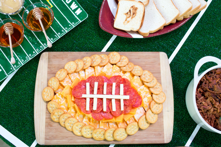 Maureen Petrosky demonstrates food and decor ideas for a Super Bowl party that's sure to score high with guests