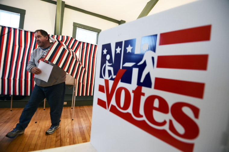 Image: TOPSHOT-US-VOTE-ELECTION-NEW HAMPSHIRE