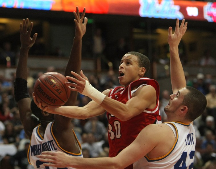 Steph Curry's Daughter Riley Is All Grown Up Watching College Basketball  With Dad