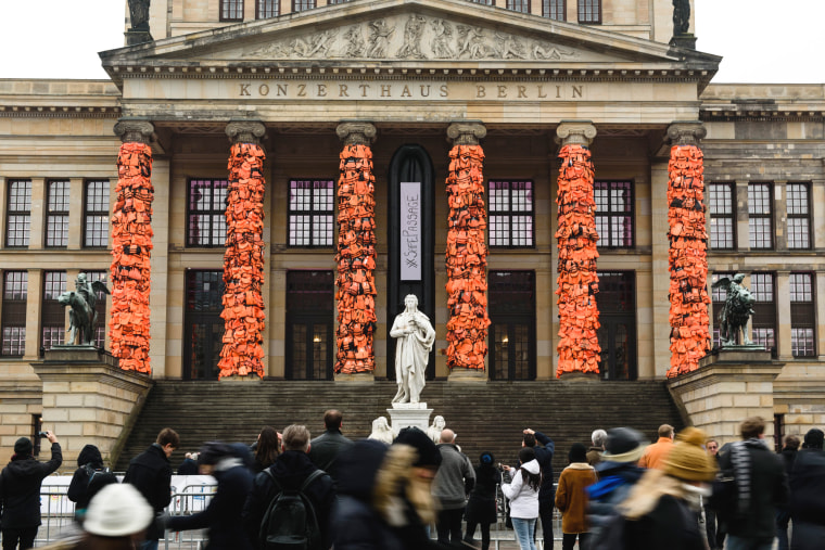 Image: Ai Weiwei Creates Art Installation From Refugee Life Vests