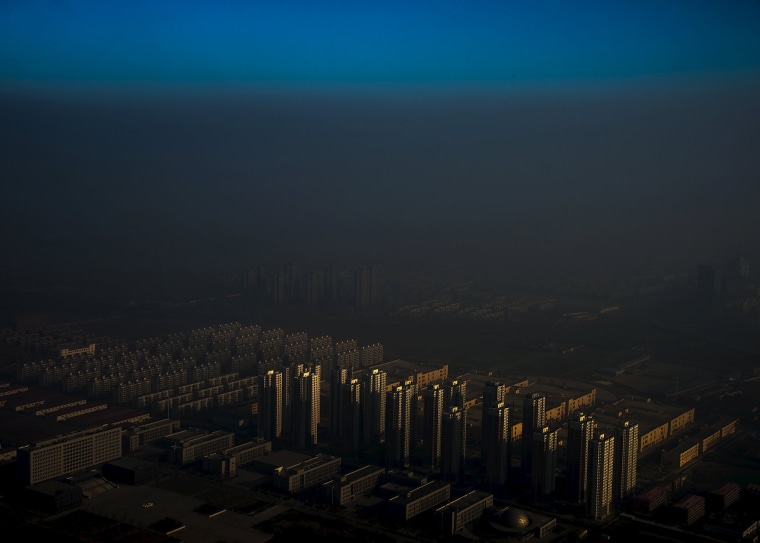 Image: Contemporary Issues, 1st prize singles - Zhang Lei - Haze in China