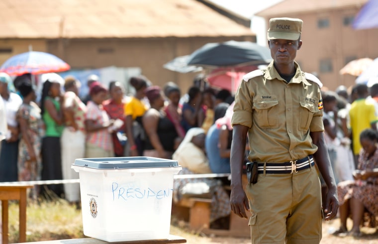 Image: Uganda voting for president