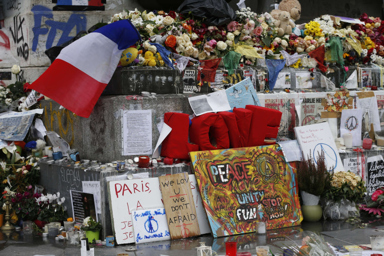 Image: Makeshift memorial for victims of Paris attacks on Nov. 27
