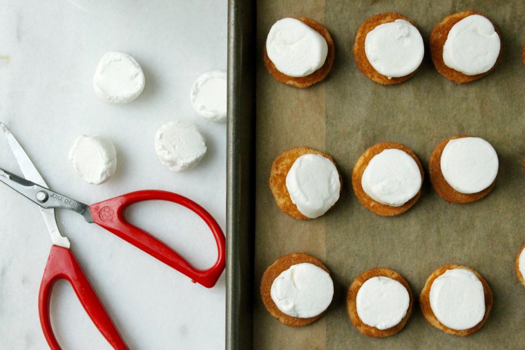 Fluffernutter Mallomars: Place cut marshmallows on upside down vanilla wafer cookies