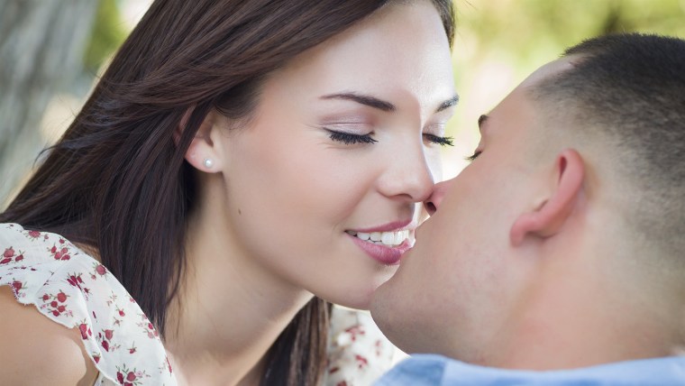 couple kissing