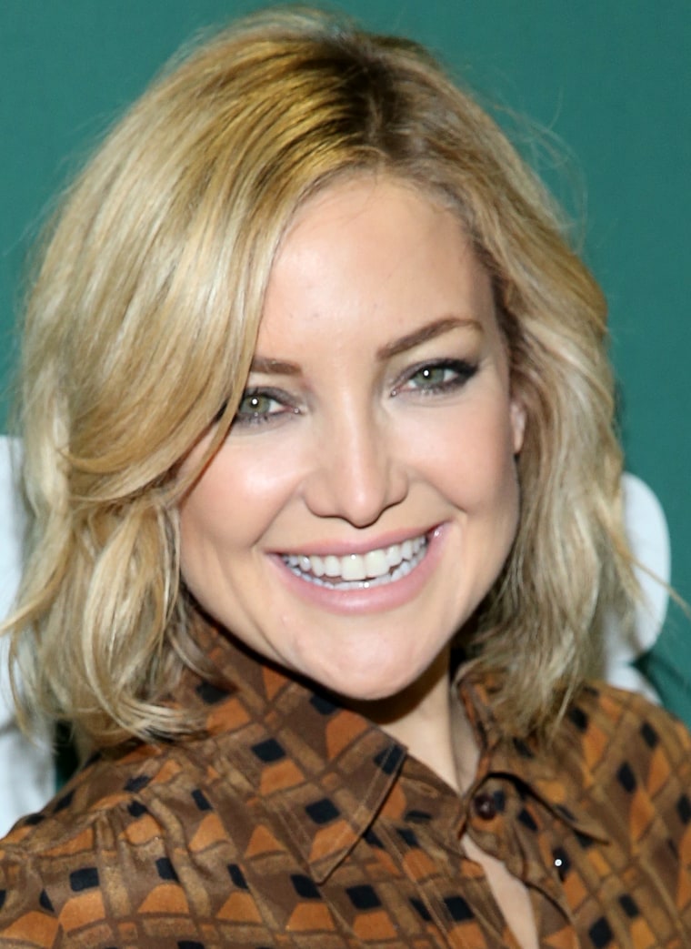 Kate Hudson Signs Copies Of "Pretty Happy: Healthy Ways to Love Your Body"