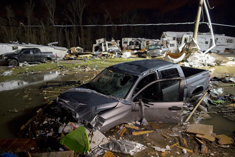 Image: Destroyed trailers and vehicles at park