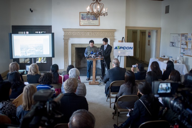 Aniwat Khadphab, a Thai labor trafficking survivor, telling his story through Thai CDC attorney and interpreter Phatchara Udomsin. 