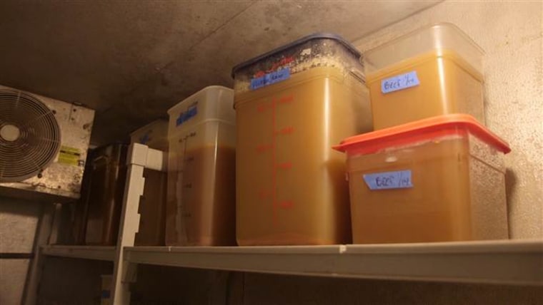 Bone broth storage at Brodo, recipe for bone broth