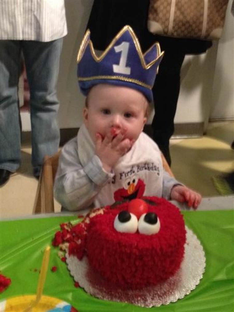 Why Smash Cakes are Making a Buzz for First Birthday Celebrations?