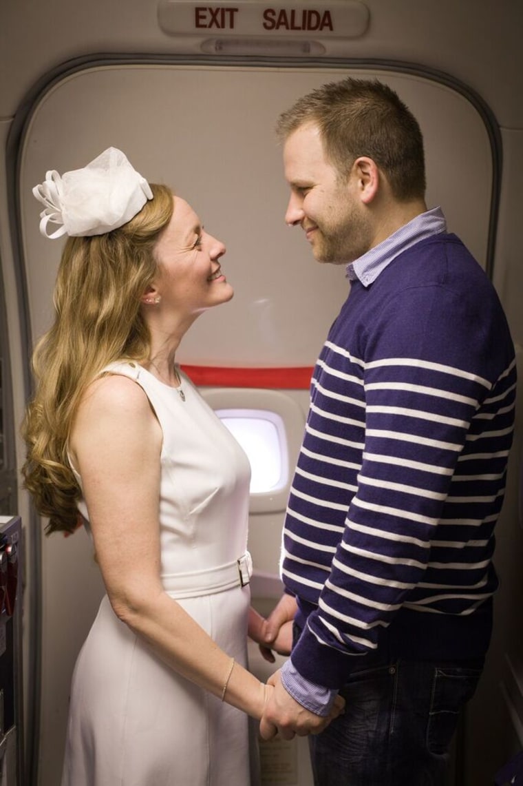 Kristy Stratton and Jim Larsen held their wedding midflight on an Alaska Airlines flight