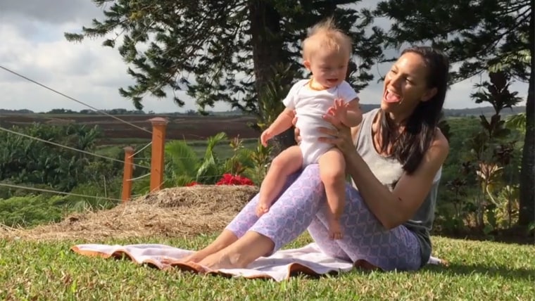 Joey Feek bonding with Baby Indiana in Hawaii