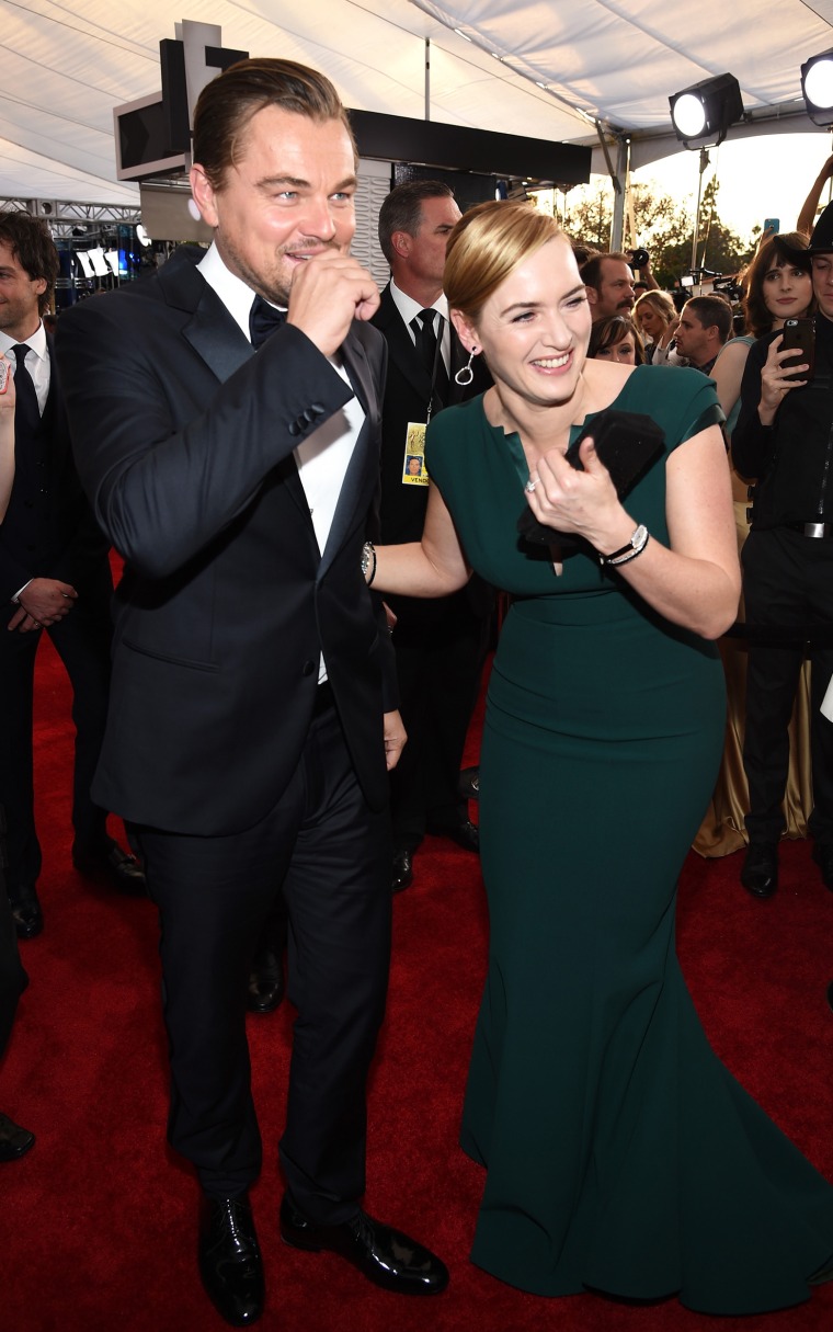 Leonardo Dicaprio And Kate Winslet Reunite At The Oscars Internet Explodes 