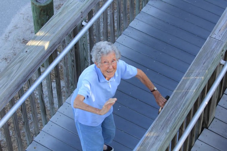 Woman, 91, chooses life on the road over cancer treatment picture