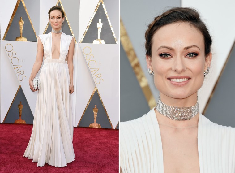 Olivia Wilde: Oscars 2016 red carpet accessories
