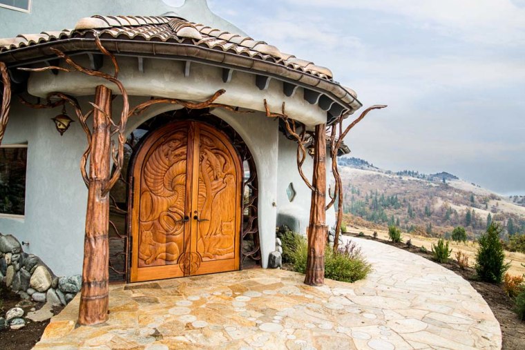 Magical wood mansion in Oregon