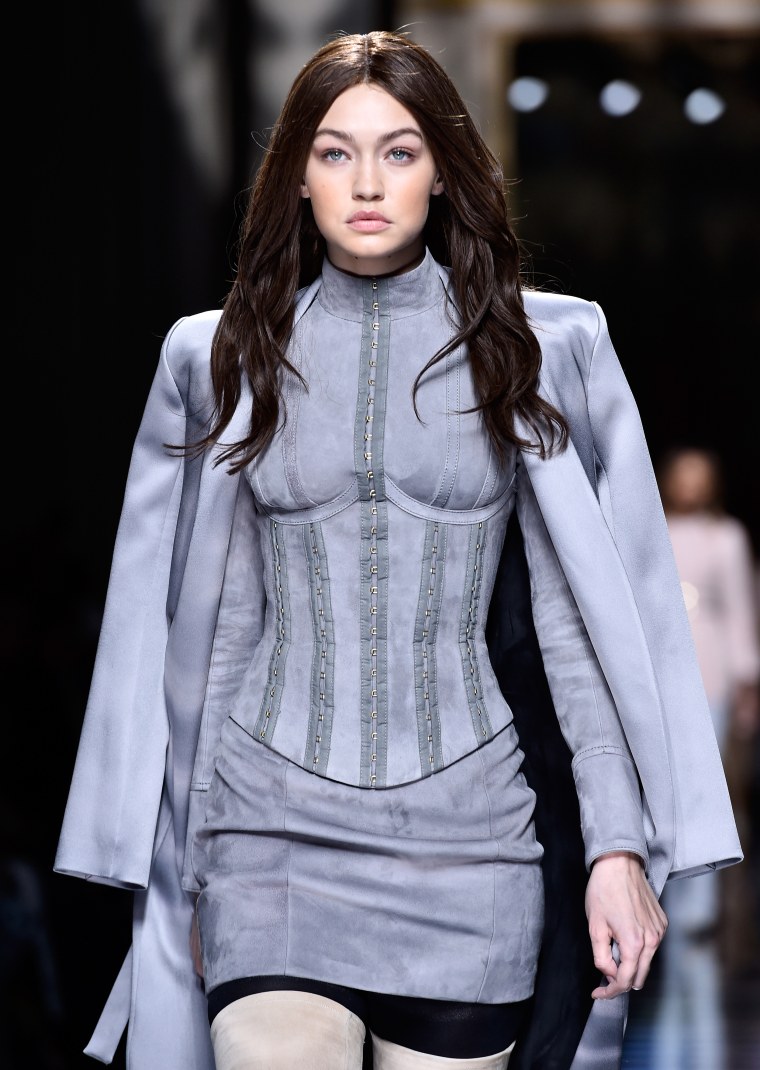 Balmain : Runway - Paris Fashion Week Womenswear Fall/Winter 2016/2017