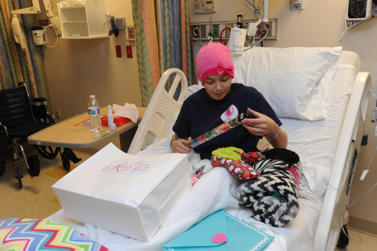 Kinsey Siadek received a chemo kit