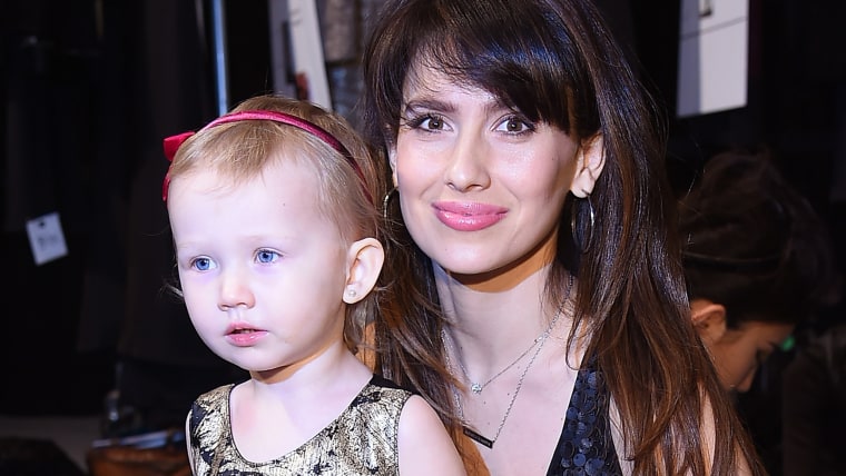 Hilaria Baldwin (L) and Carmen Baldwin