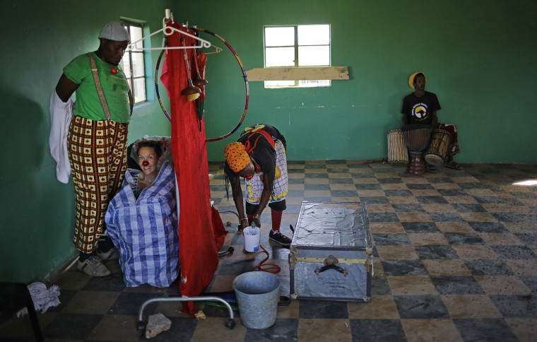 Image: Humanitarian Clowns Without Boarders in King Williams Town