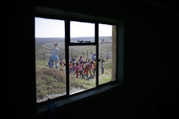 Image: Humanitarian Clowns Without Boarders in King Williams Town