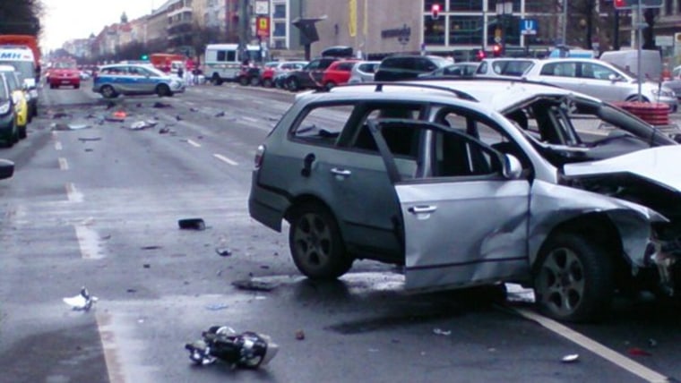 Image: Berlin police tweeted a picture of the wrecked car.
