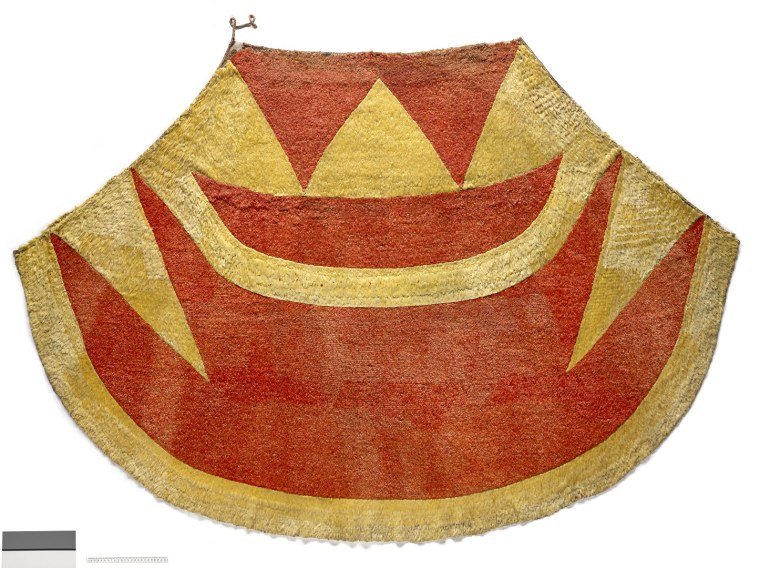 The ‘ahuʻula (feathered cloak) and mahiole (feathered helmet) of chief Kalani‘ōpu‘u have returned to Hawai‘i after 237 years and will be exhibited together in Hawai‘i for the first time at the Bernice Pauahi Bishop Museum in “He Nae Ākea: Bound Together.”