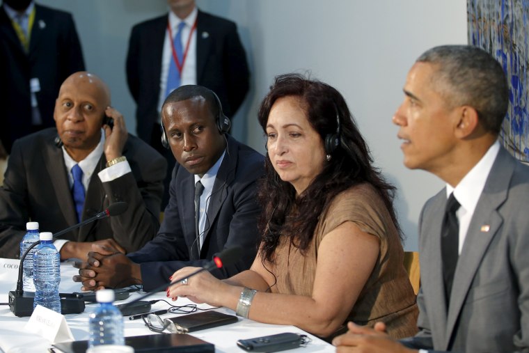 Image: Cuban dissidents attend a meeting with U.S. President Barack Obama at the U.S. embassy in Havana