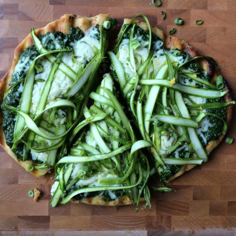 Shaved asparagus and pesto pizza by Food Club member Alice Choi of Hip Foodie Mom
