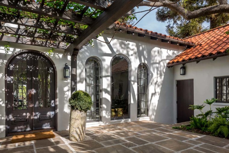 Spanish revival home in Los Angeles