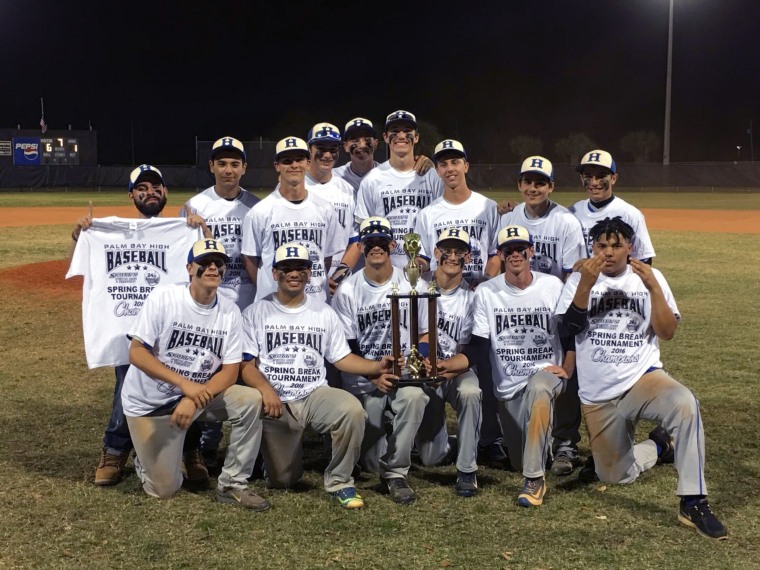 The Heritage High School baseball team.