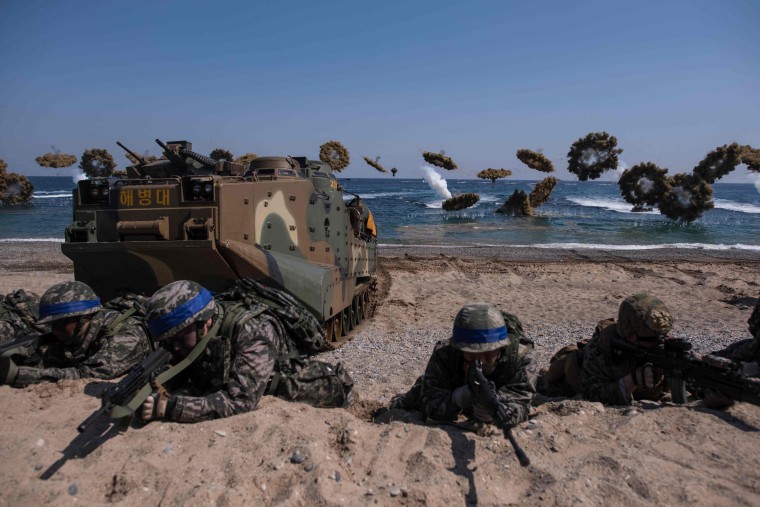 Image: South Korean and U.S. soldiers