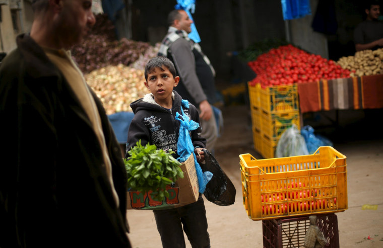 Image: The Wider Image: Child labour in Gaza
