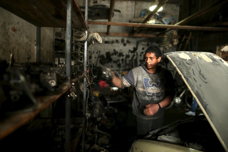 Image: The Wider Image: Child labour in Gaza