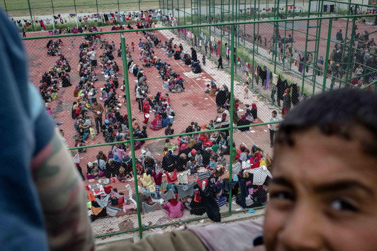 Image: Iraqis fleeing ISIS