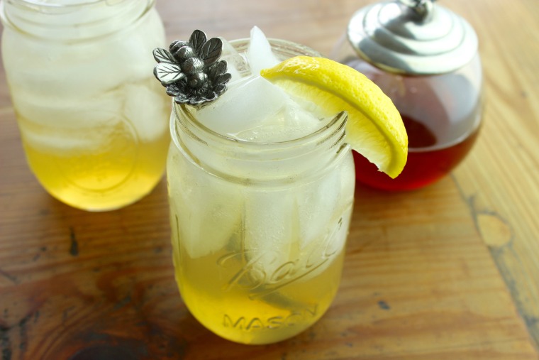 Honey Bee Spritz, a twist on the classic rum cocktail
