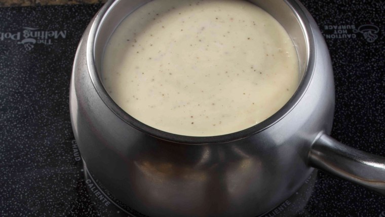 The Melting Pot’s Classic Alpine Cheese Fondue