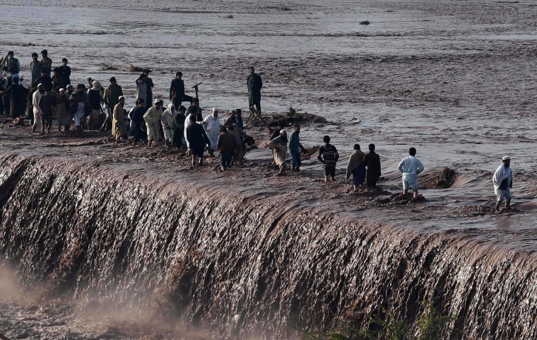 Image: TOPSHOT-PAKISTAN-WEATHER-FLOOD