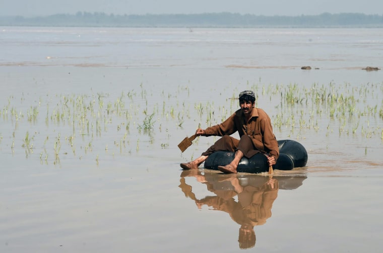 Image: TOPSHOT-PAKISTAN-WEATHER-FLOOD