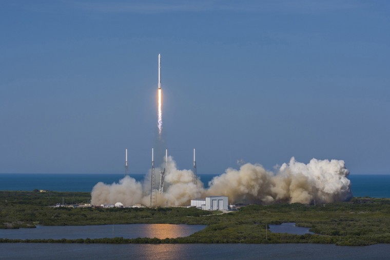 Image: A SpaceX Falcon 9 rocket blasts off from Cape Canaveral