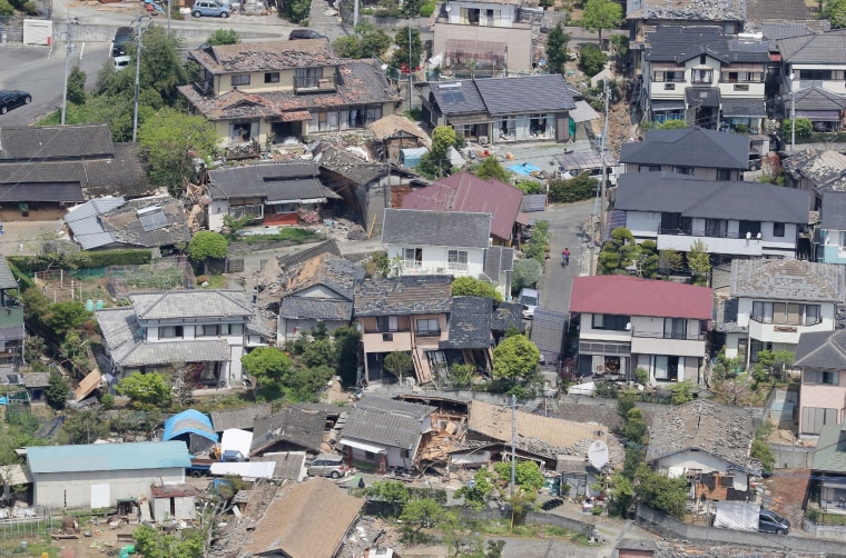 Image: Damaged houses in the town of Mashiki in Kumamoto prefecture, Japan