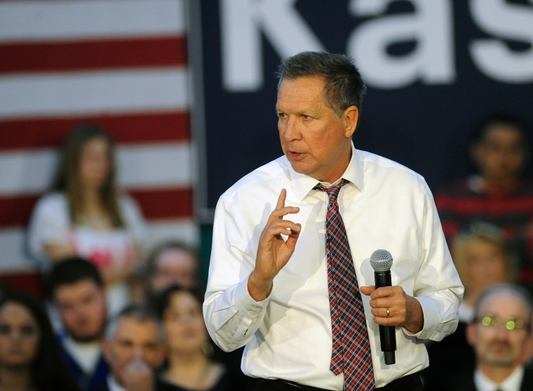 Image: Ohio Gov. John Kasich speaks during a campaign event