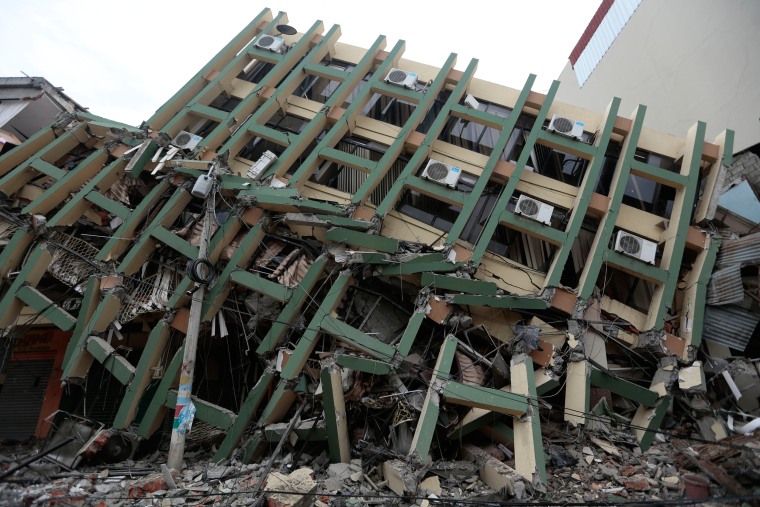 Image: TOPSHOT-ECUADOR-QUAKE